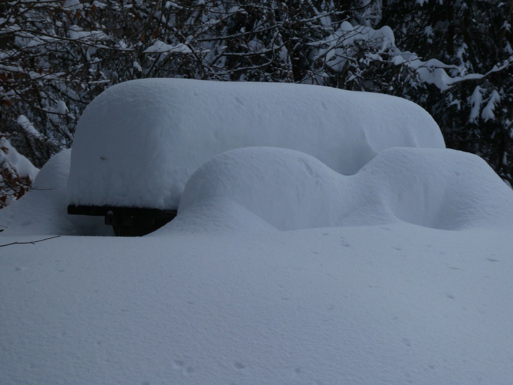 neige au dessus du parking