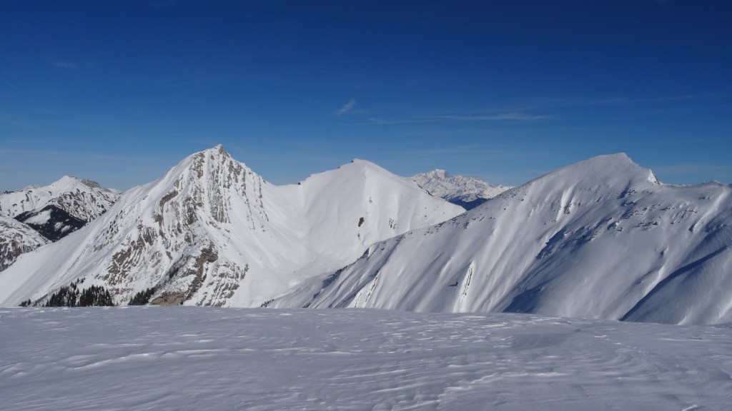 #9 Pecloz Armenaz Arces Pecloz Armenaz Arces