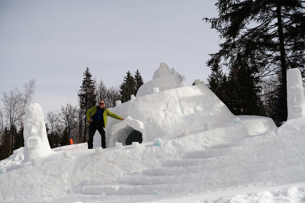 #15 On terminera par un thé glacé en igloo On terminera par un thé glacé en igloo