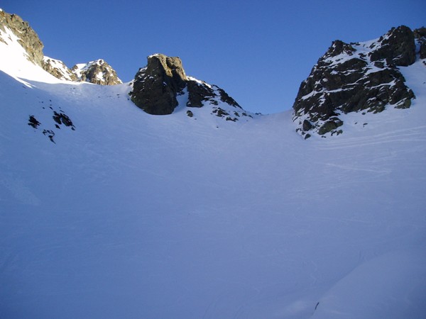 #1 Col de l Col de l'Aigleton : Col de l'Aigleton, neige un peu dure sur la fin. Ai mis les couteaux quelques mètres avant d'arriver.