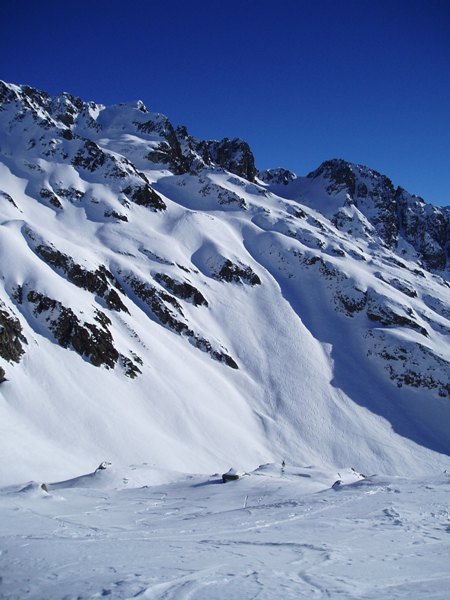 #2 Fond de la belle étoile : Le fond de la Belle Etoile (SW) depuis le Col de l Fond de la belle étoile : Le fond de la Belle Etoile (SW) depuis le Col de l'Aigleton.