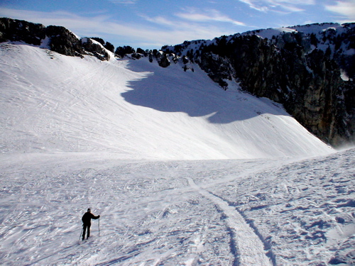 #1 Col de Léchaud : L Col de Léchaud : L'arrivée au col de Léchaud qui parait bien calme malgré le vent