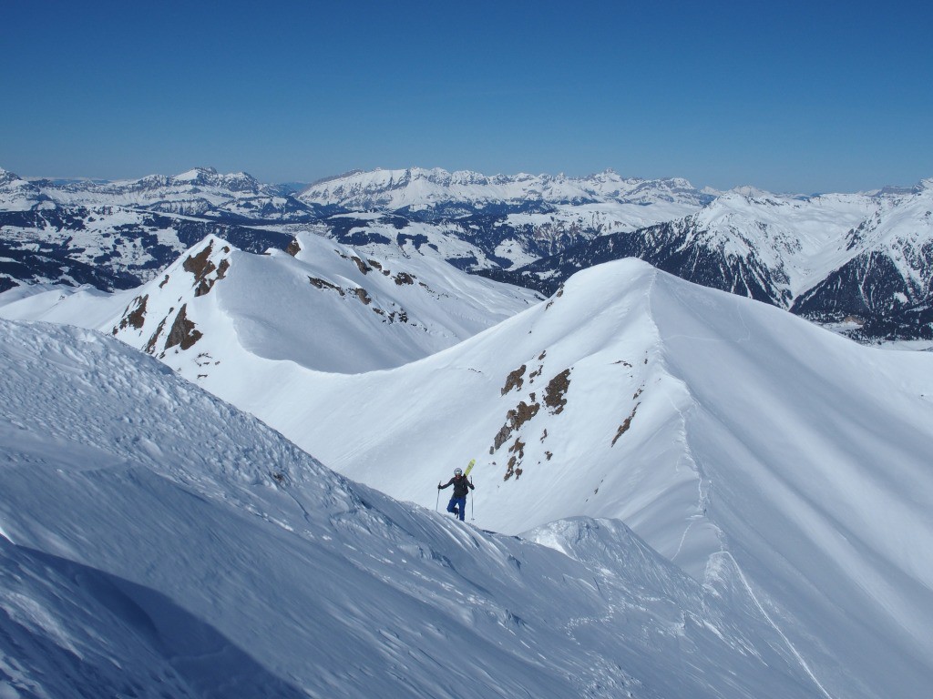 Thomas sur la crête du Mont Coin