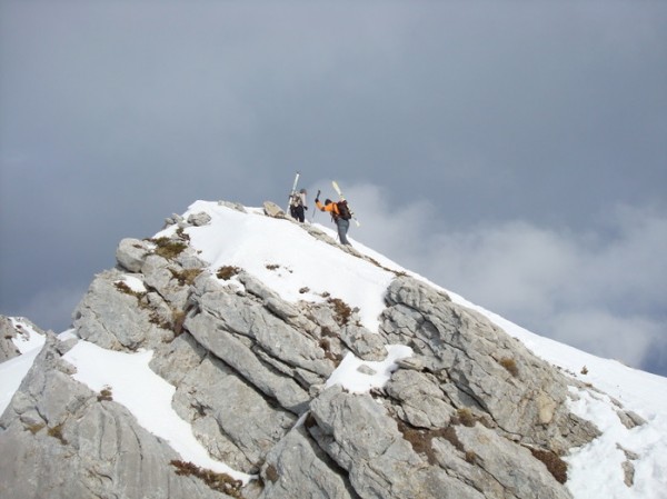 #1 Les crêtes des Lances : Couples de randonneurs rencontrés pendant la rando en terminant avec le sommet Les crêtes des Lances : Couples de randonneurs rencontrés pendant la rando en terminant avec le sommet