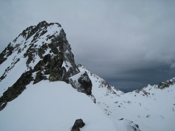 #2 Rocher Roux : Rocher Roux, et Comberousse (Sommet et Col). C Rocher Roux : Rocher Roux, et Comberousse (Sommet et Col). C'est bien noir sur la Chartreuse.