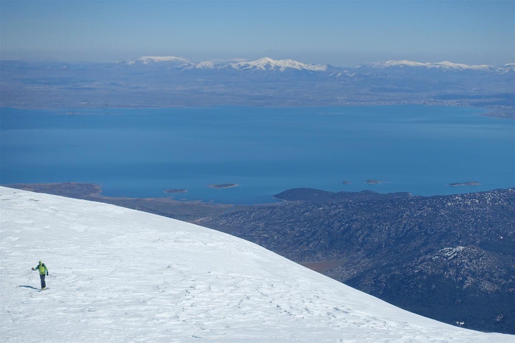 J4 : arrivée au sommet du Dedegol devant le lac de Beysehir