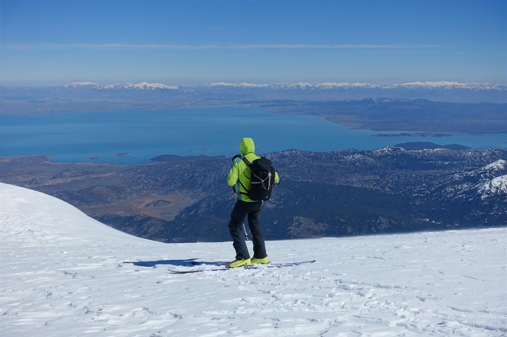 J4 : sur le plateau sommital du Dedegol, vue sur le lac de Beysehir