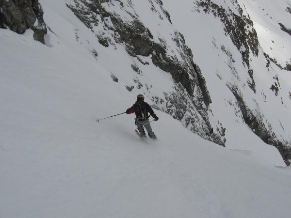 #2 Couloir NE Cornes de Loriaz : Laurent à la descente Couloir NE Cornes de Loriaz : Laurent à la descente