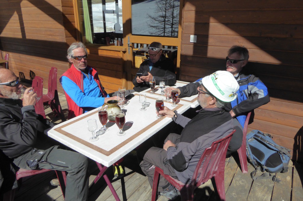 #5 Un picon-bière au Jamberoute avant le casse croûte. Un picon-bière au Jamberoute avant le casse croûte.