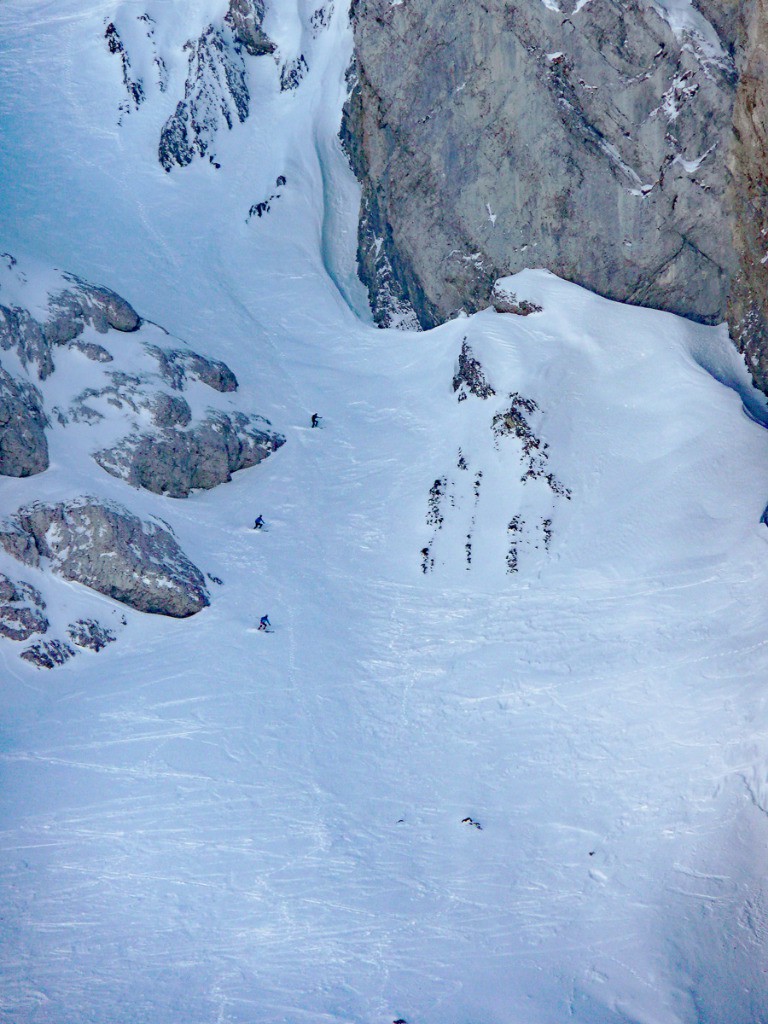 #16 On a raclé dans le Combaz (vu depuis Blonnière) On a raclé dans le Combaz (vu depuis Blonnière)