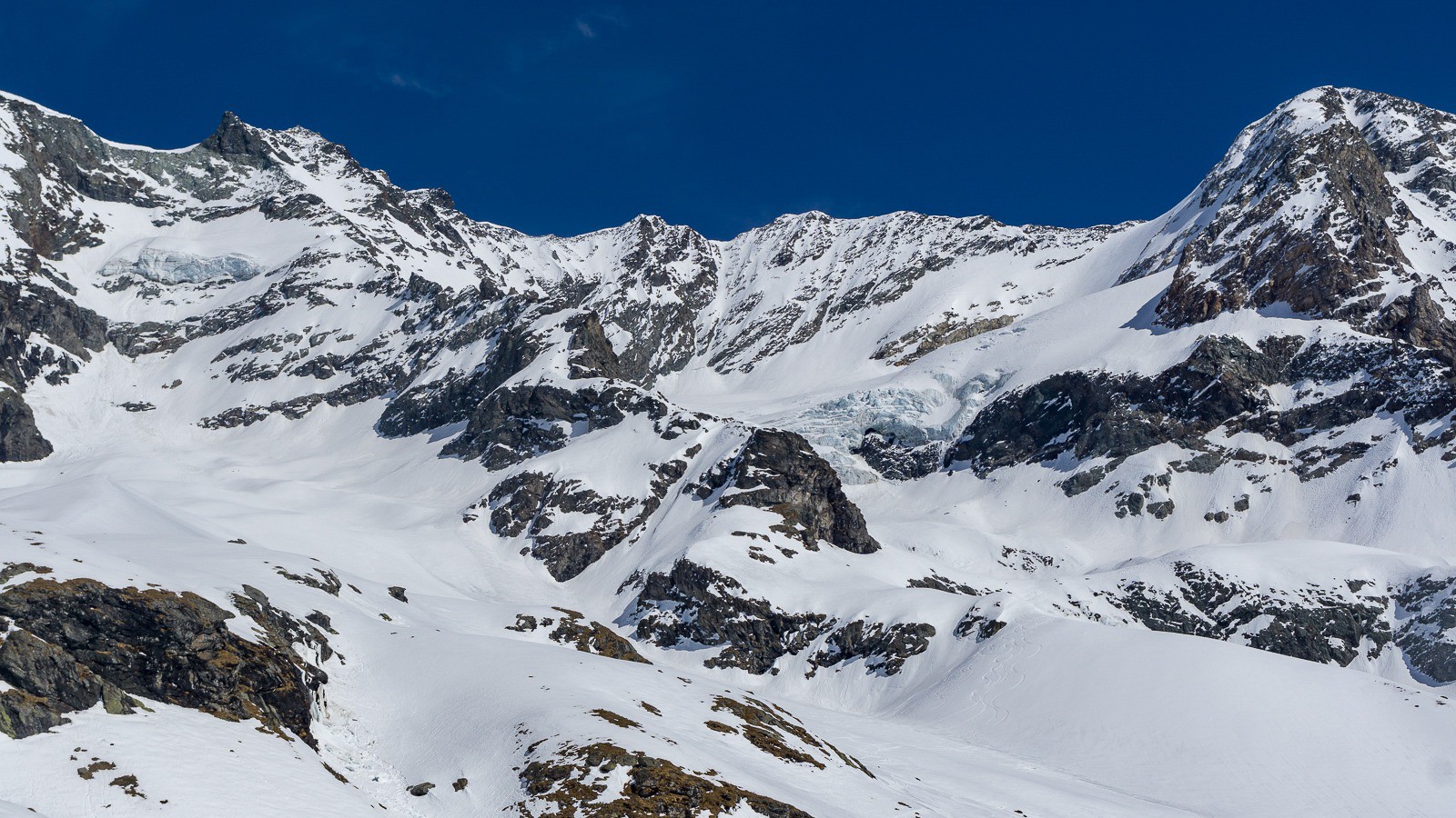 #22 face W de la Sache face W de la Sache