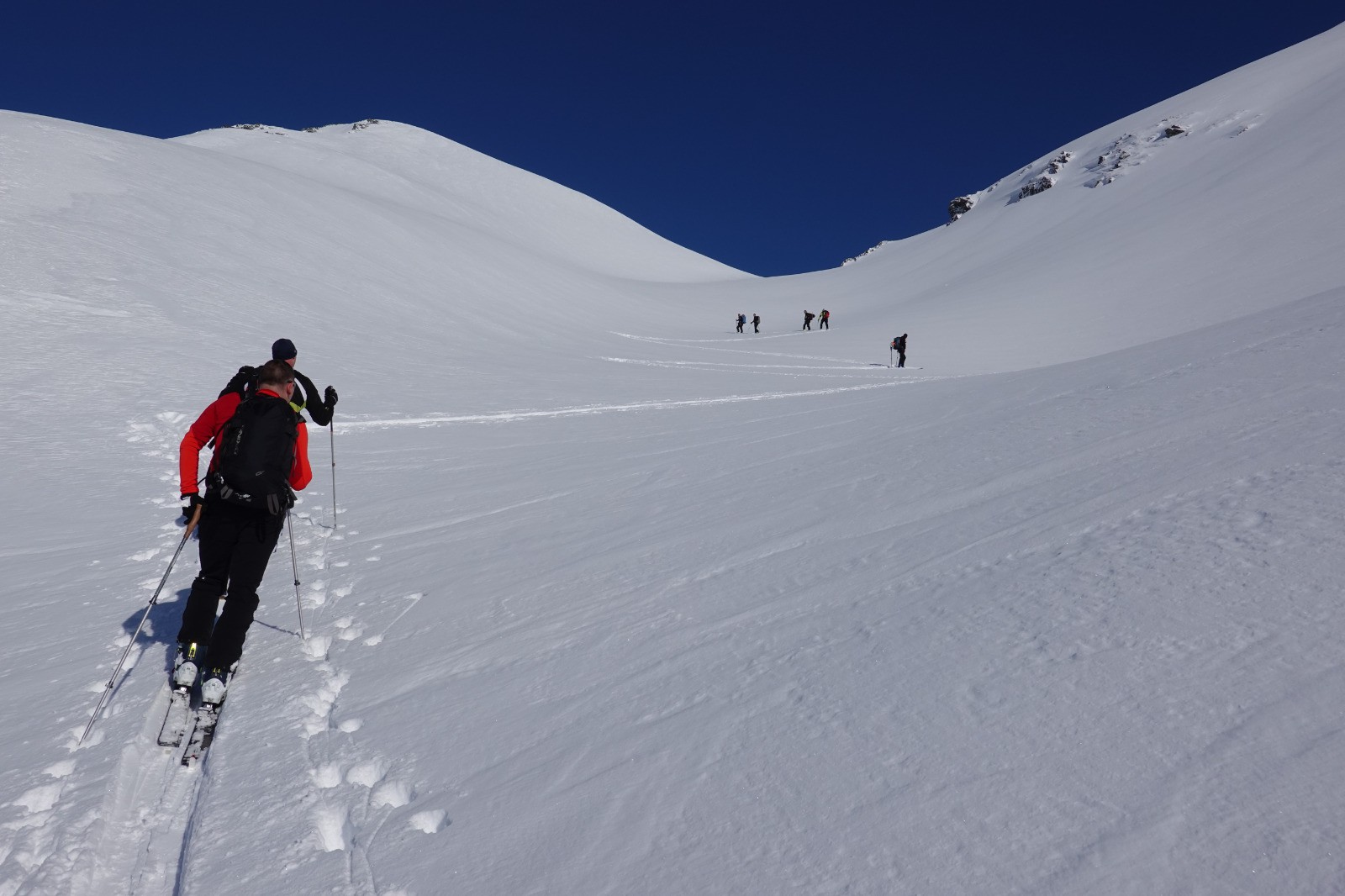 #27 Le col entre les 2 sommets : Storhornet et le Skarasalen bientôt atteint Le col entre les 2 sommets : Storhornet et le Skarasalen bientôt atteint