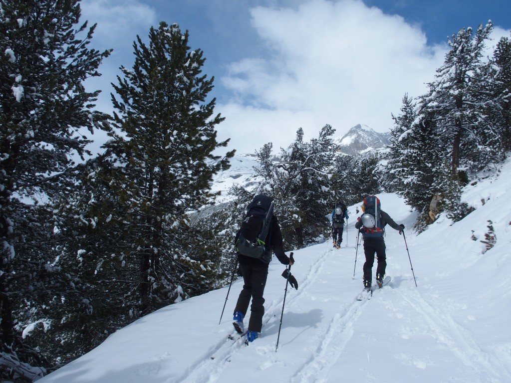 Belle ambiance hivernale au dessus du lac de Plan d'Amont