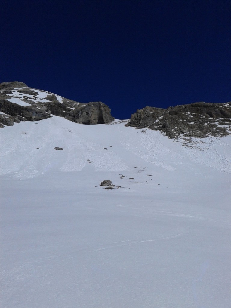 #6 Descente sur Serre du Vallon, en moquette, sous le collet 2100m. Descente sur Serre du Vallon, en moquette, sous le collet 2100m.