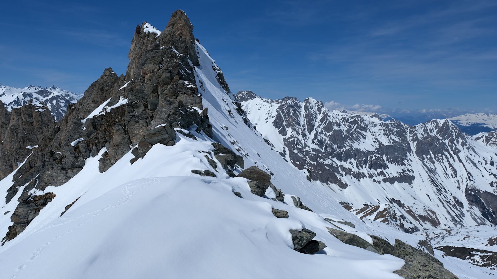 Le col du Génépy (2901 m).