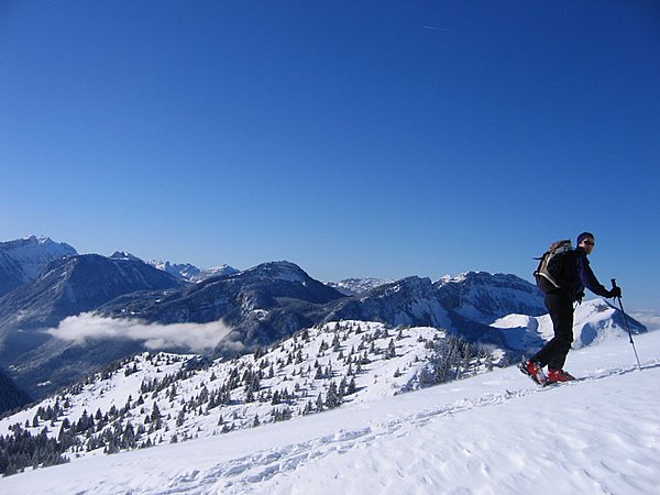 #5 Montée Pointe d Montée Pointe d'Andey : Bientôt au sommet avec vue sur la montagne de Sous Dîne