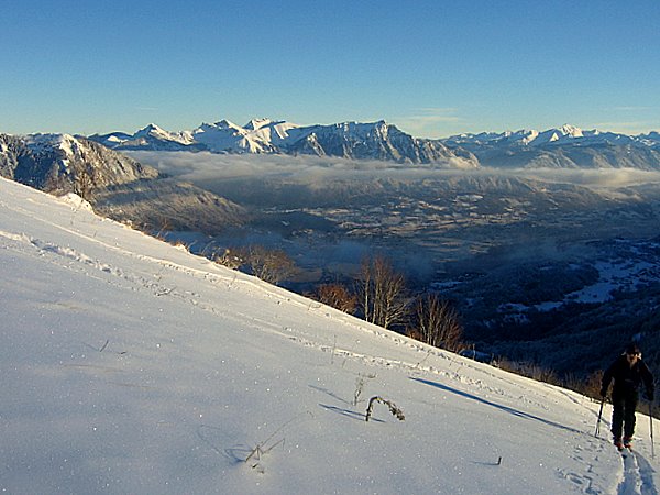 #1 Montée Pointe d Montée Pointe d'Andey : Une belle lumière sur la vallée au "petit matin"...