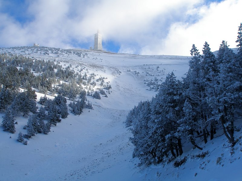 #5 Le Ventoux : Le versant nord manque de neige, il faut les skis cailloux Le Ventoux : Le versant nord manque de neige, il faut les skis cailloux