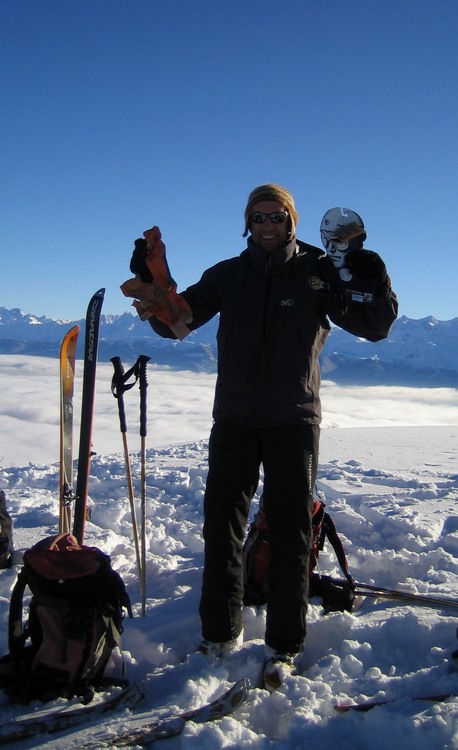 #11 Friz et son cadeau : Friz est heureux d Friz et son cadeau : Friz est heureux d'être en montagne. Il gagne des cadeaux.