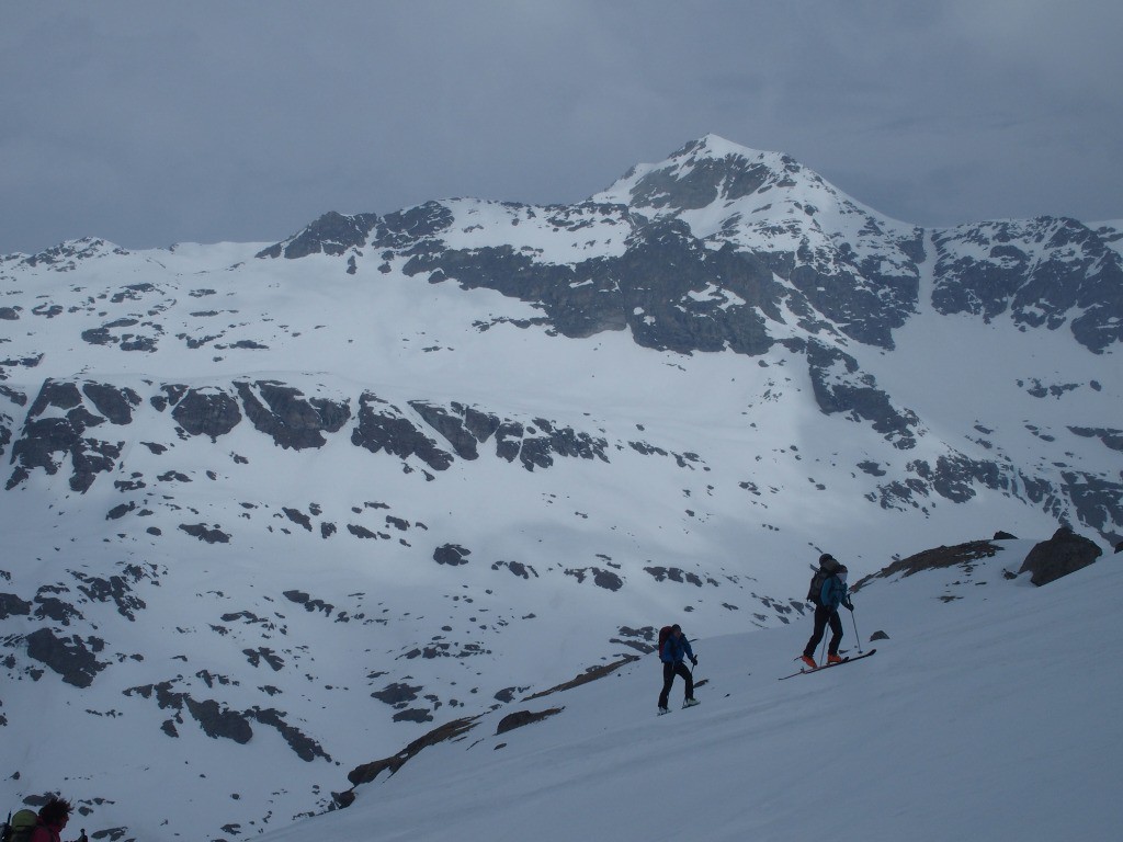 #13 J2 : Le sommet de la veille lors de la remontée au col de l J2 : Le sommet de la veille lors de la remontée au col de l'Agnel