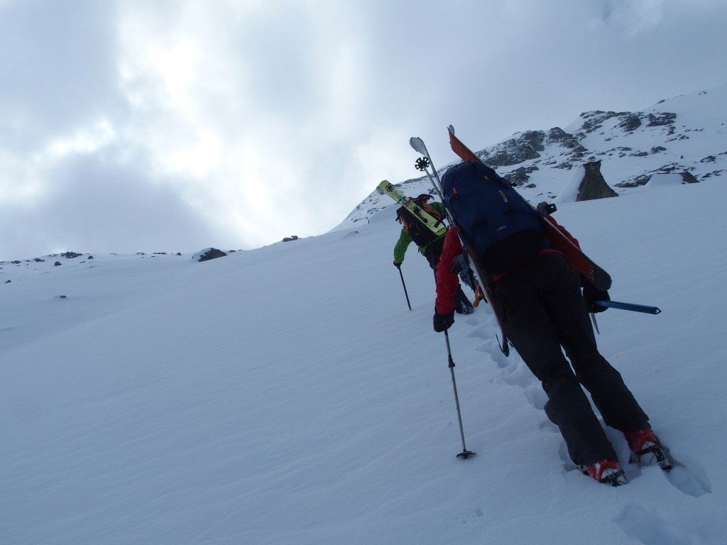 #6 J1 : Dur portage pour monter au col 3065. J1 : Dur portage pour monter au col 3065.