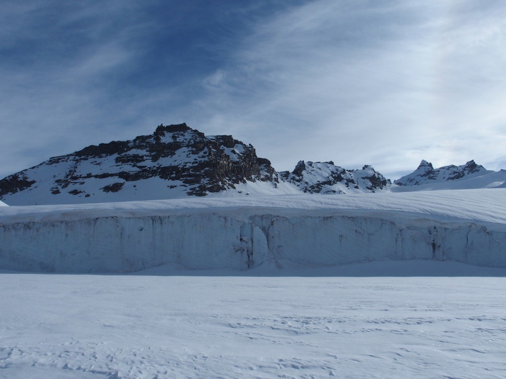 J2 : L'impressionante falaise de glace du Grand Méan