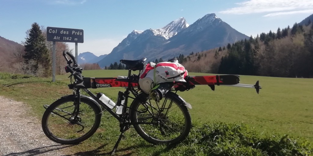 #2 Au col des près, la monture prend une pause (à moins que ce ne soit le maitre...) Au col des près, la monture prend une pause (à moins que ce ne soit le maitre...)