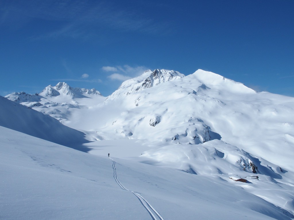 Arrivée surplombante du refuge.