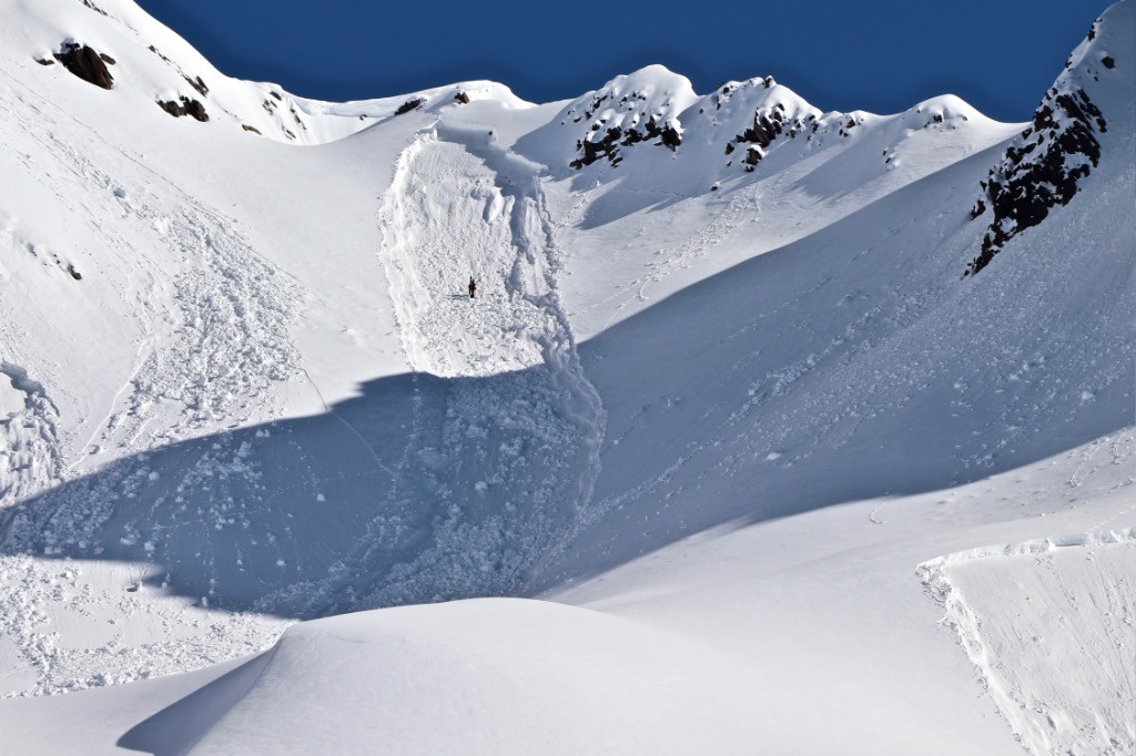 #5 Petites plaques sous la Pyramide (2 skieurs) Petites plaques sous la Pyramide (2 skieurs)