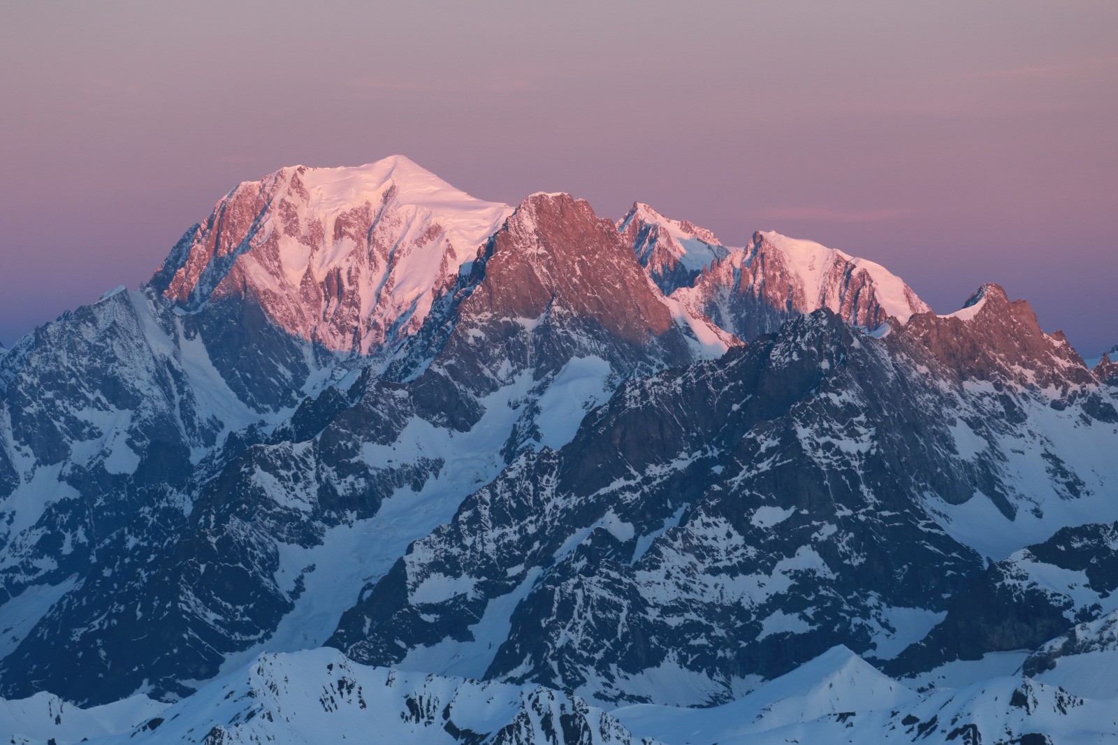 #25 Le Mont Blanc tout rose... Le Mont Blanc tout rose...