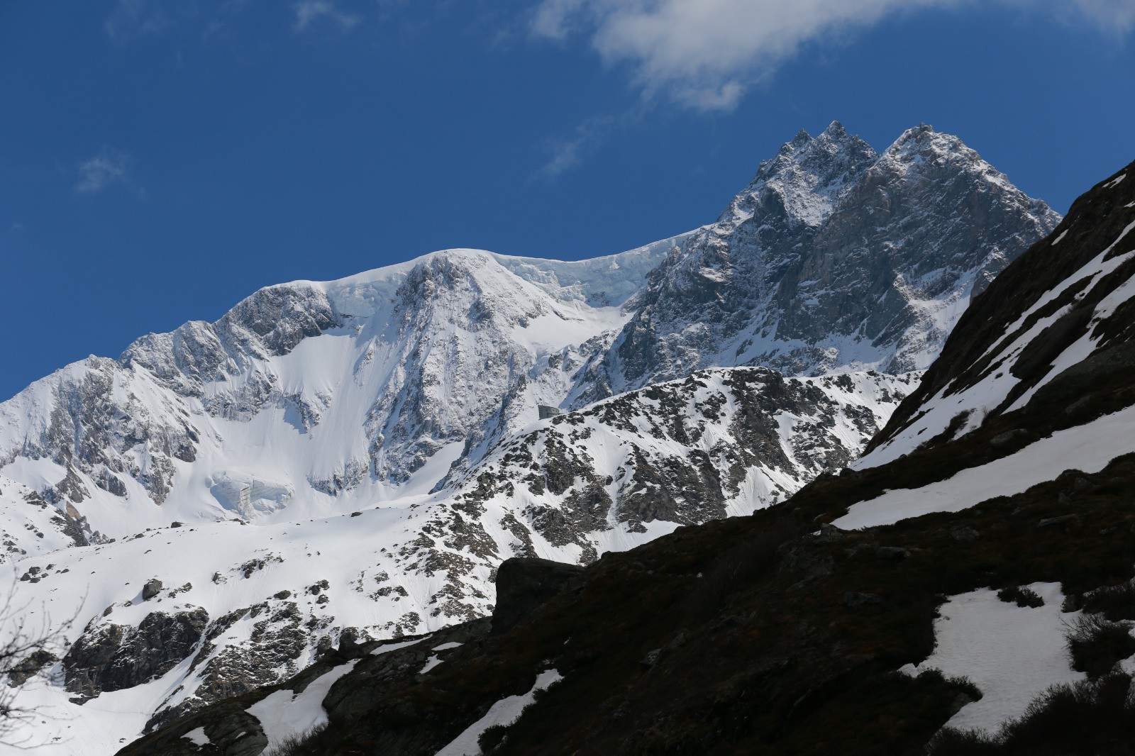 #5 Cabane et Aiguille du Vélan Cabane et Aiguille du Vélan