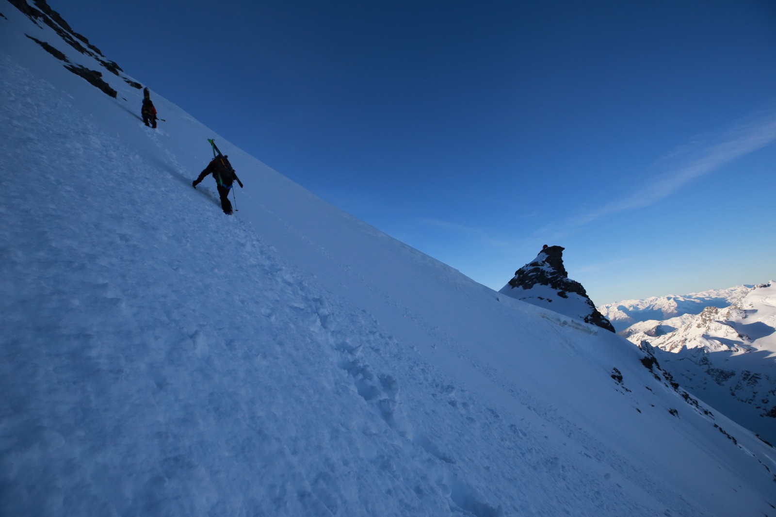 #28 Juste avant d Juste avant d'arriver sur le plateau du couloir, petit bivouac Musso perché...