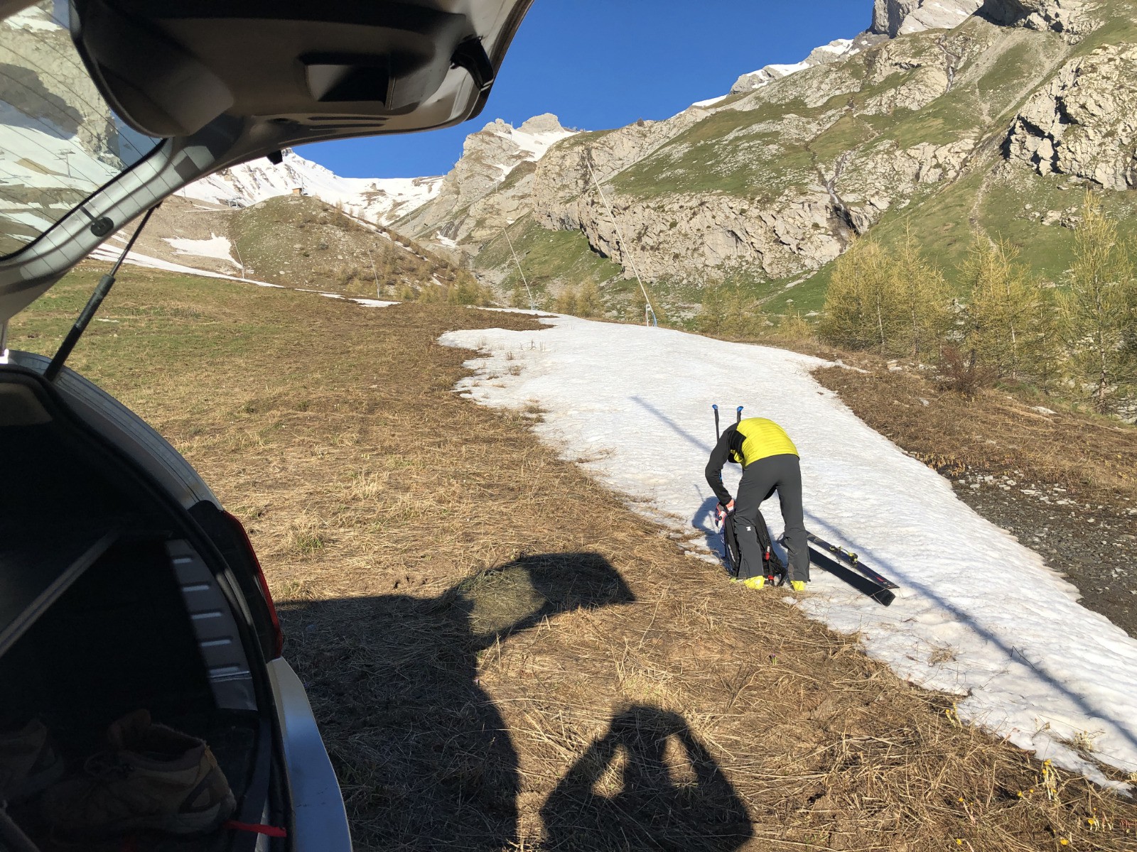 #1 Départ skis au pieds pour un 31 mai! Départ skis au pieds pour un 31 mai!