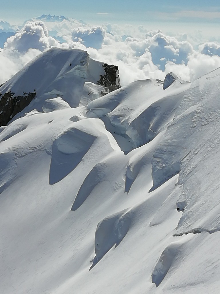 Du col maudit, vue sur la sortie de la Kufner (2 personnes sur la photo) 