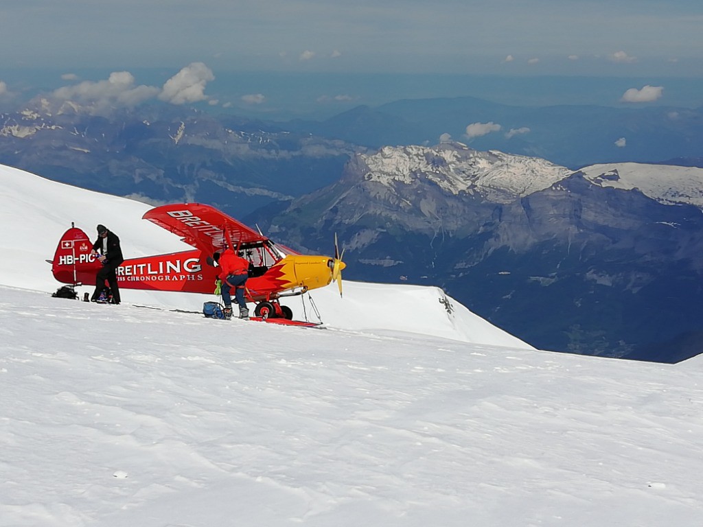 Polémique à cham, sur la présence de cet avion... Voir article dans le DL... 