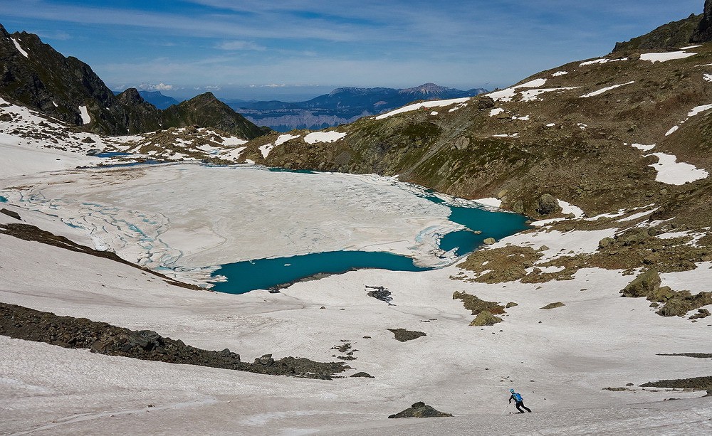 On file droit dans le lac...