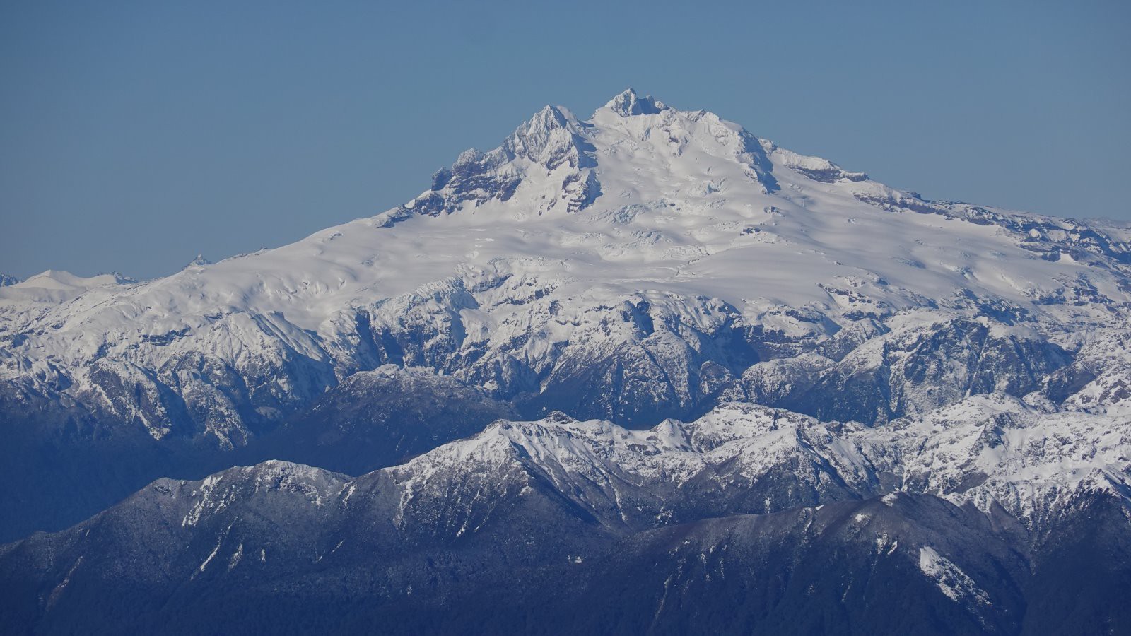 Le Cerro Tronador et son glacier pris au téléobjectif