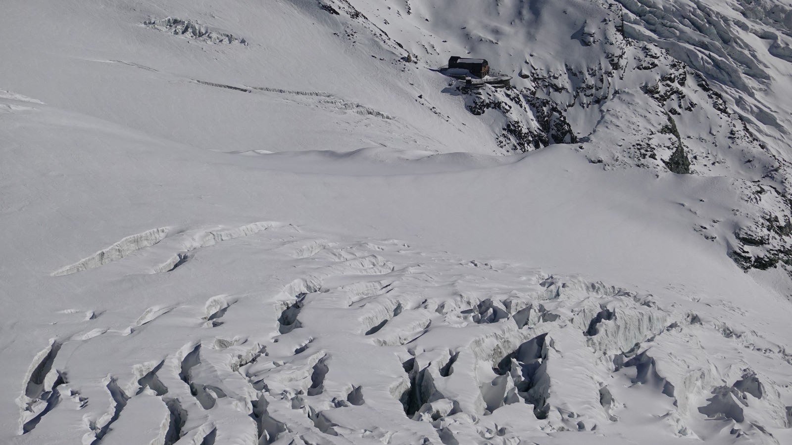 #14 Refuge des guides Ayas et glacier de Veraz Refuge des guides Ayas et glacier de Veraz