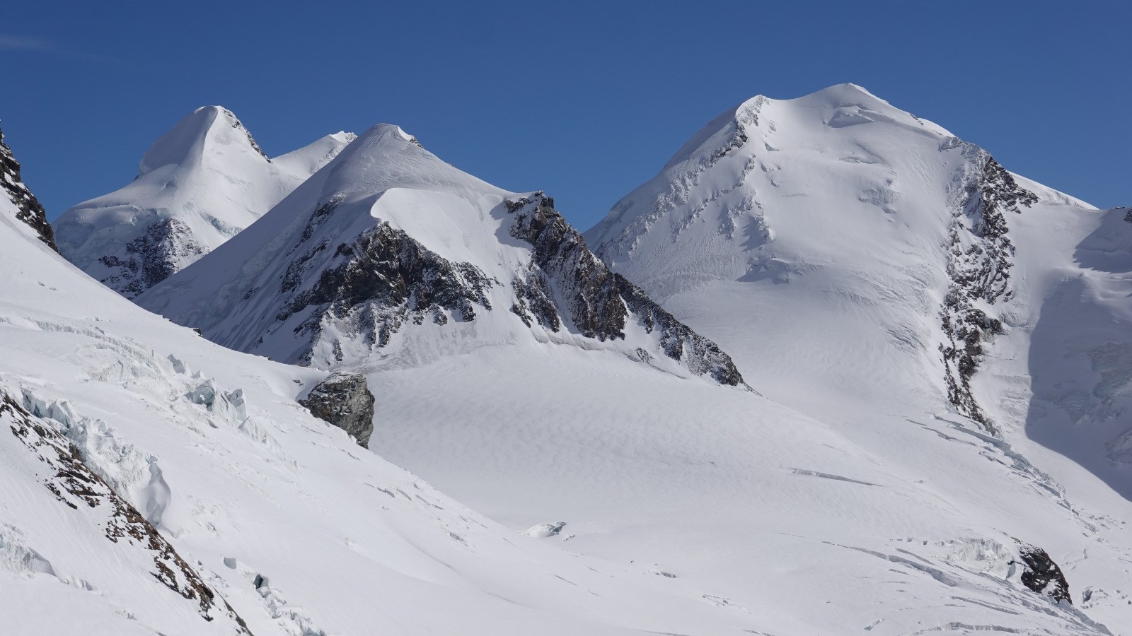 #38 Lyskamm, Pollux et Castore au téléobjectif Lyskamm, Pollux et Castore au téléobjectif