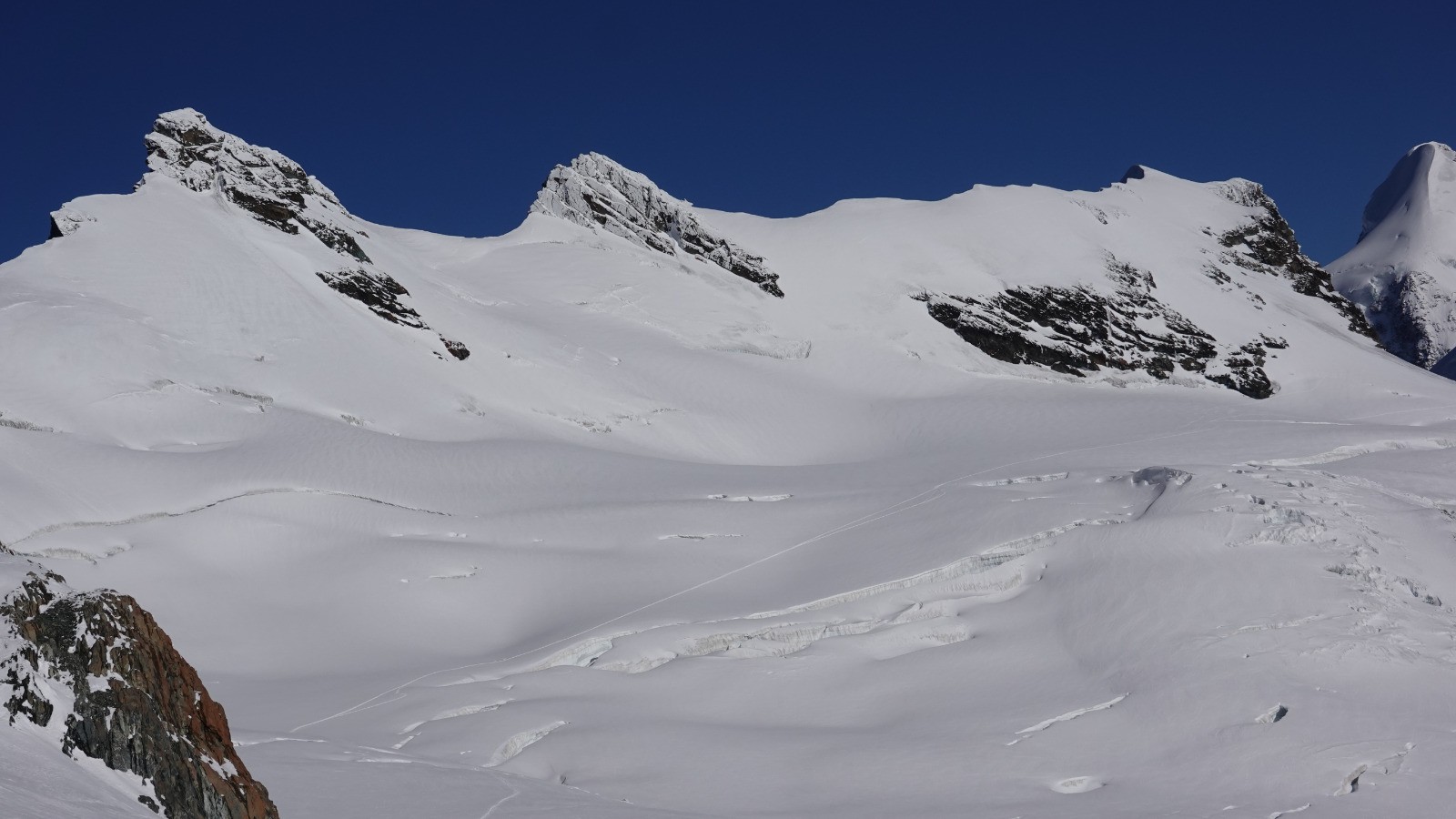#15 La Pointe Orientale du Breithorn, le Gemello del Breithorn et Roccia Nera La Pointe Orientale du Breithorn, le Gemello del Breithorn et Roccia Nera