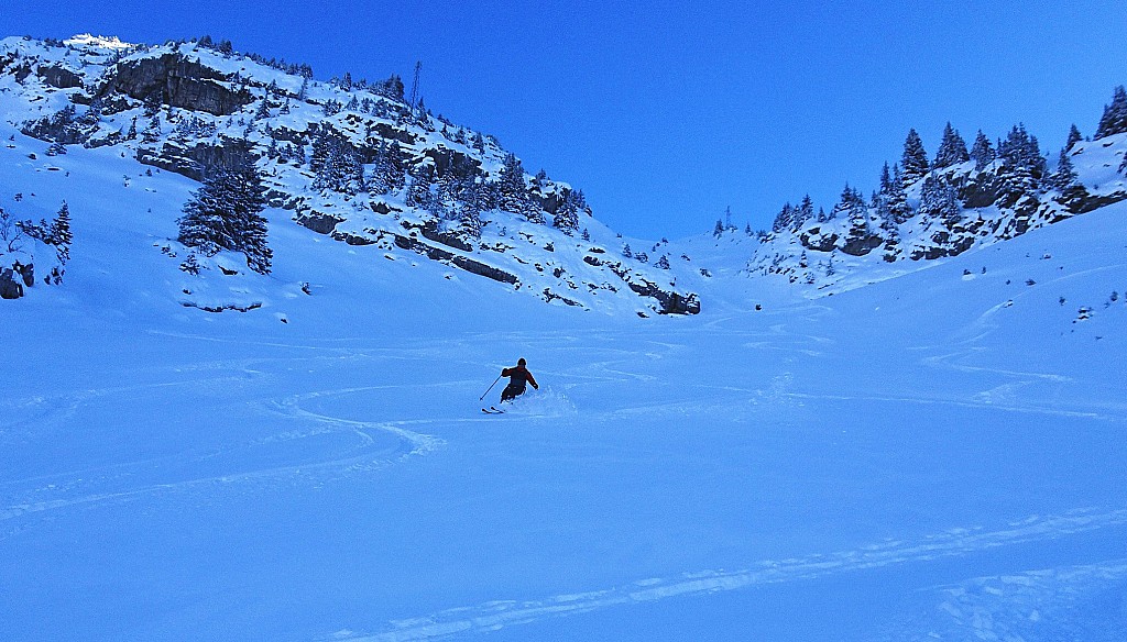 #7 Bas de la rouge de Torchère. Bas de la rouge de Torchère.