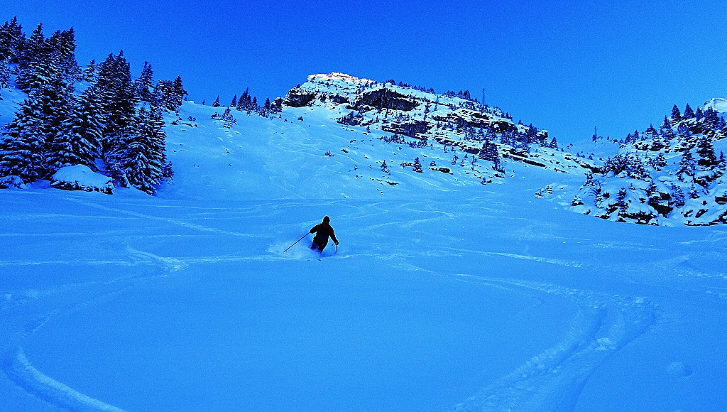 #8 Bas de la rouge de Torchère. Bas de la rouge de Torchère.
