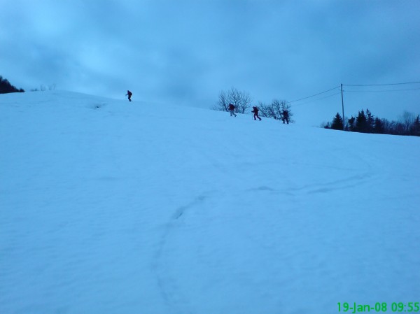#2 Montée sous le col 2 plan bois : Pas vraiment de bonne humeur le ciel ce matin !!! Montée sous le col 2 plan bois : Pas vraiment de bonne humeur le ciel ce matin !!!