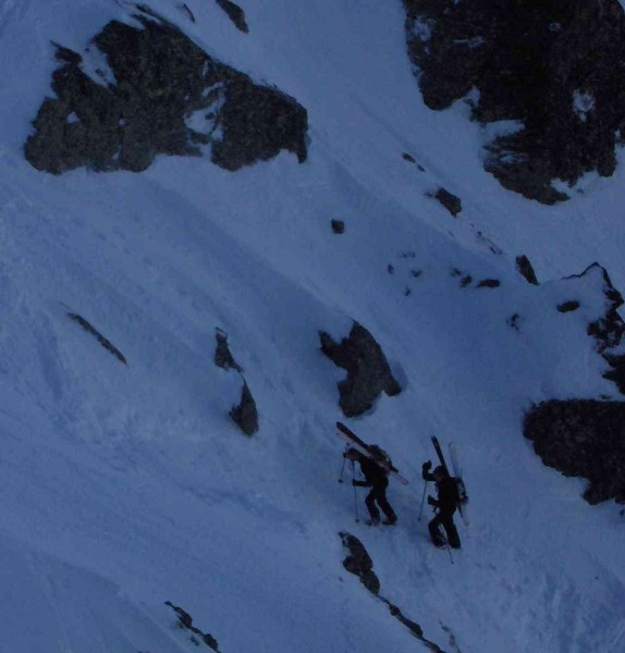 Face Nord du Gd Colon : 2 skieurs dans la face nord