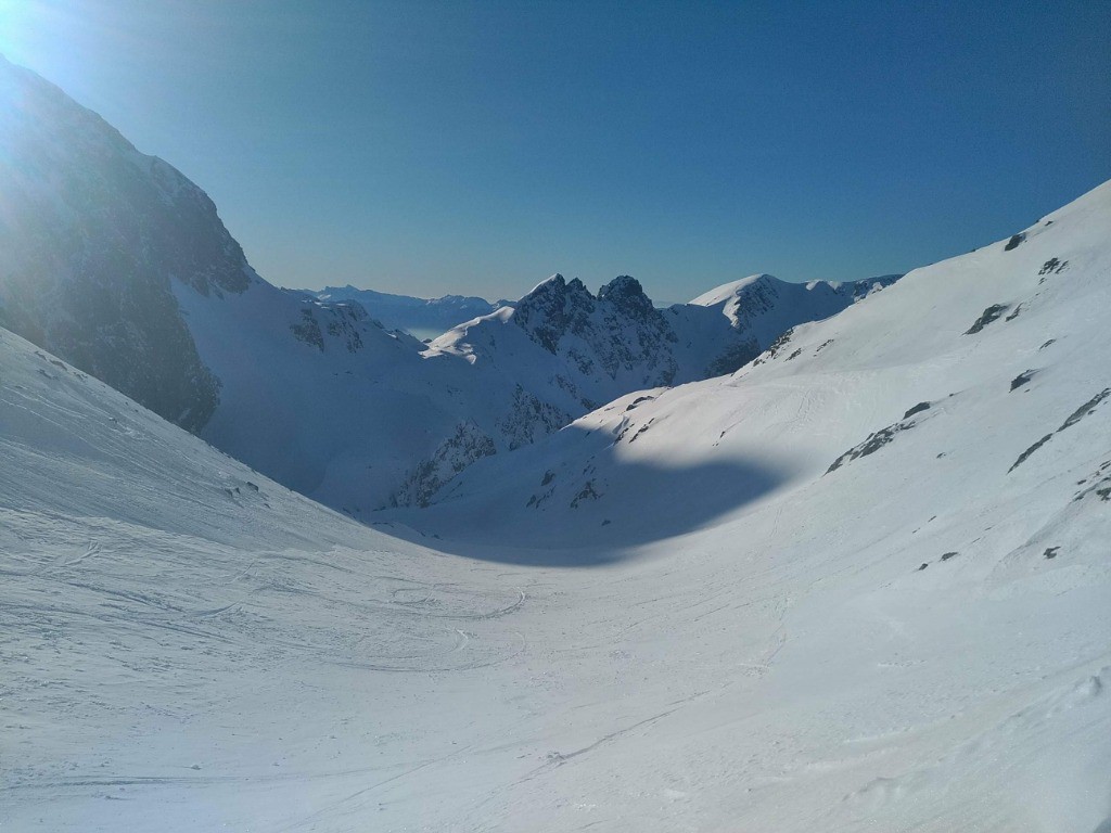 Breche Fendue - Vu vers le cirque (col de la mine de fer)