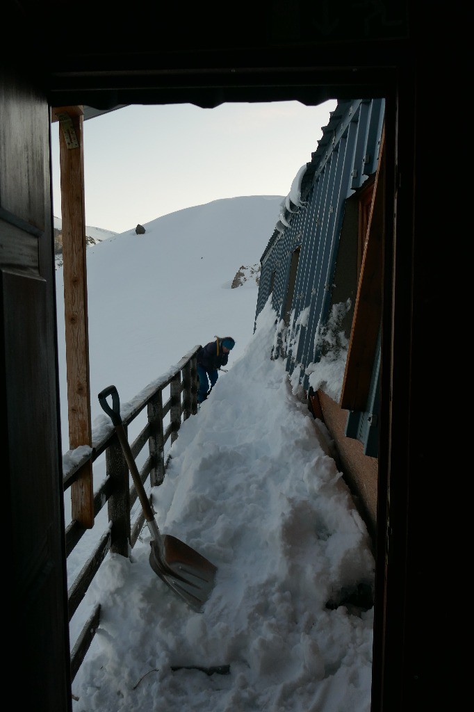 Jour 1 - A l'arrivée, il faut déneiger