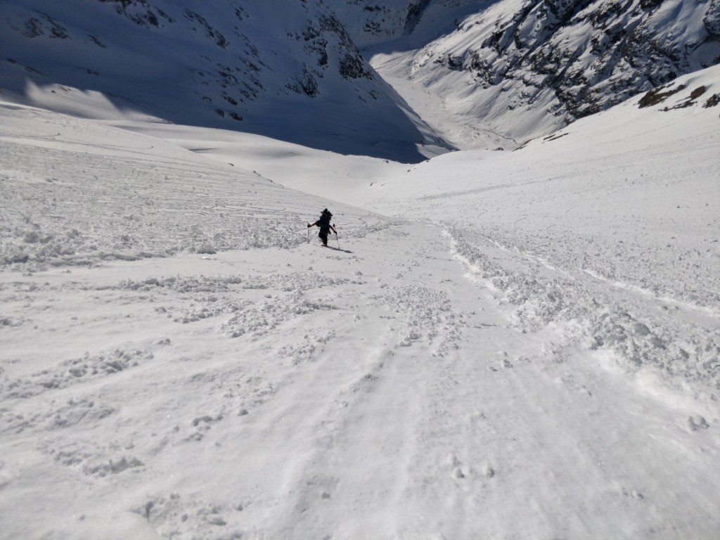 #14 Remonter dans une petite coulé qui nous porte sous le col de la GR Remonter dans une petite coulé qui nous porte sous le col de la GR