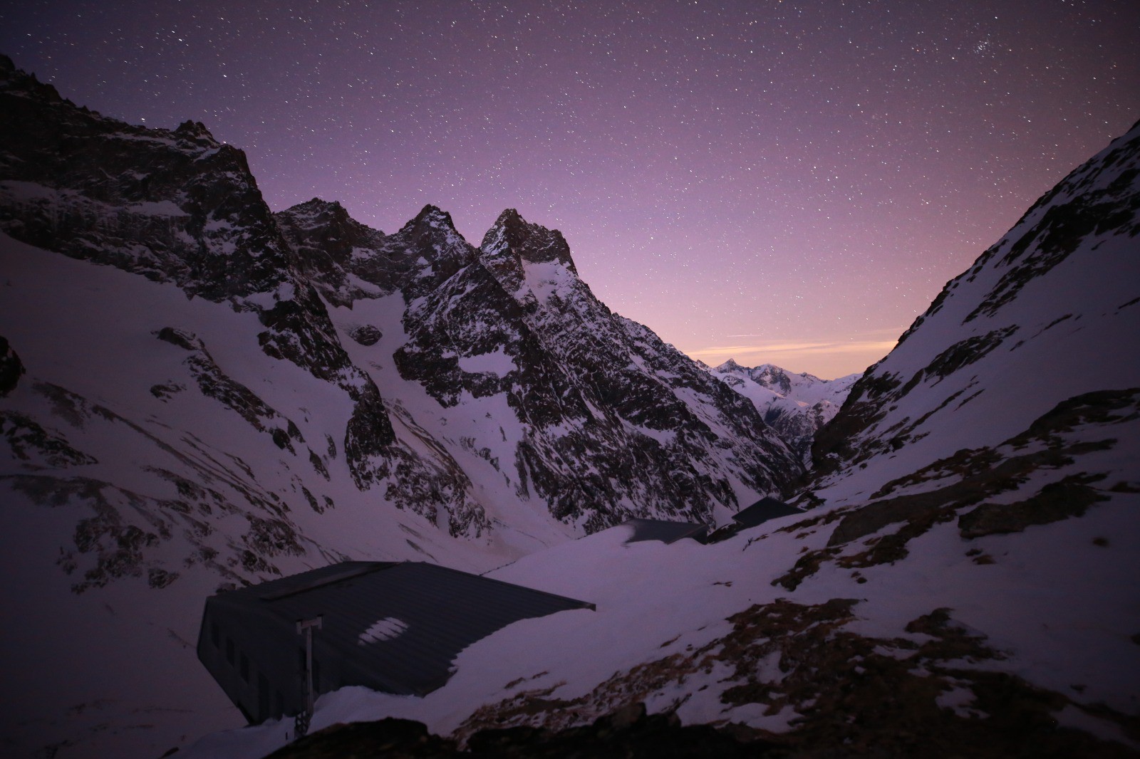 #9 Refuge de la Selle sous les étoiles, la lune n Refuge de la Selle sous les étoiles, la lune n'est plus présente