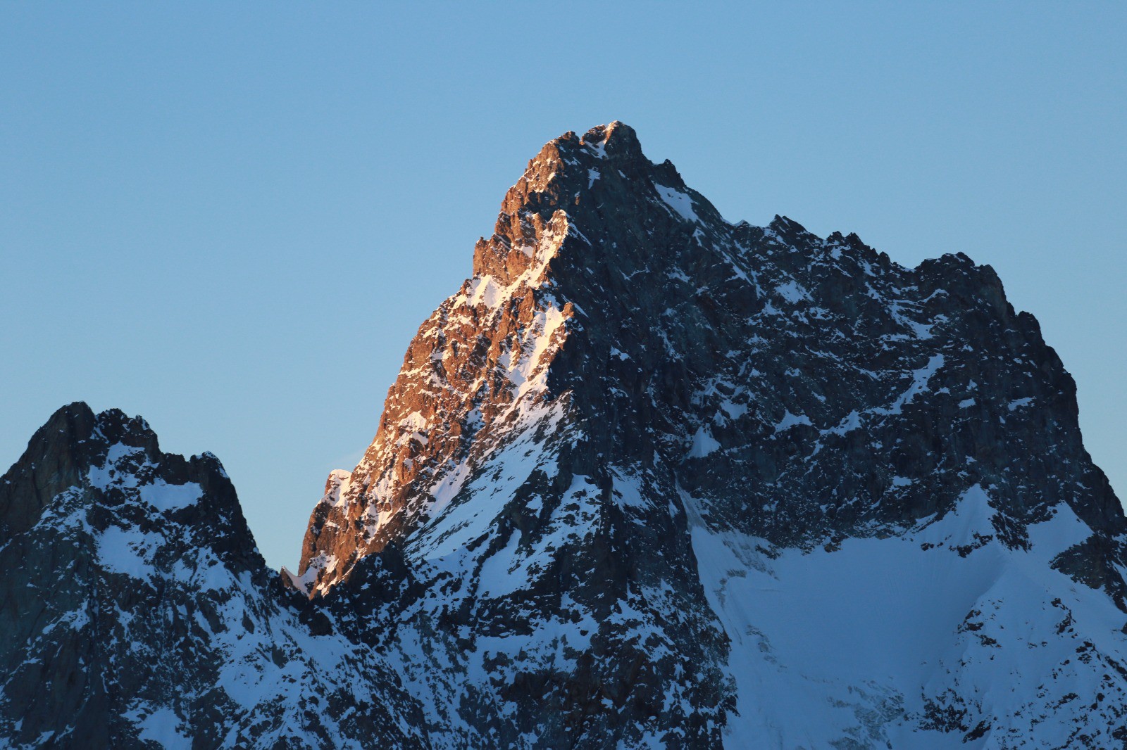 #13 La grandiose Aiguille du Plat de la Selle, un de mes sommets préférés La grandiose Aiguille du Plat de la Selle, un de mes sommets préférés