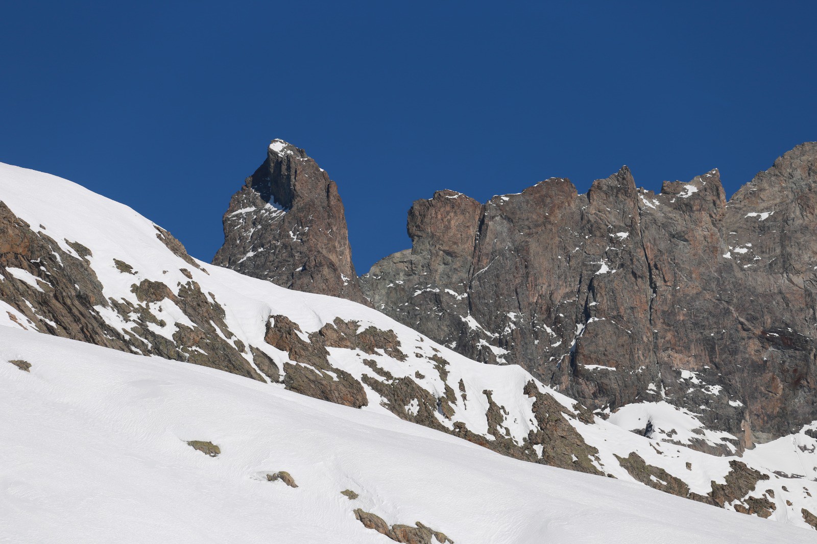 #26 Zoom sur le Grand Pic de la Meije Zoom sur le Grand Pic de la Meije